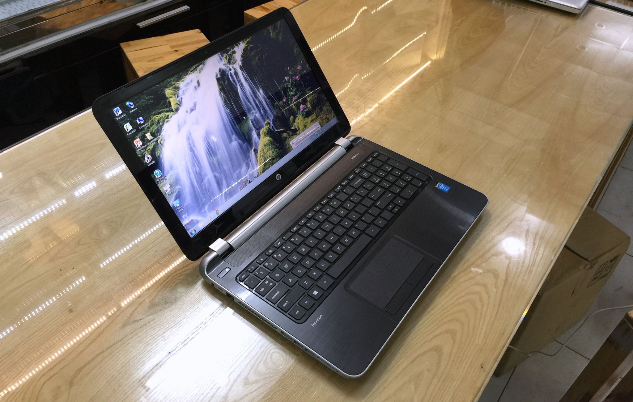 Laptop HP PAVILION SLIM 15-1.jpg